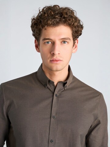 Lindbergh - Ajuste regular Camisa en marrón