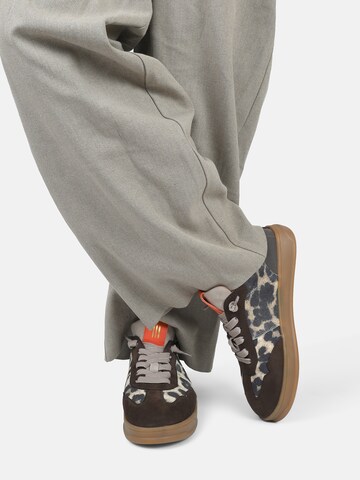 Baskets basses 'SIMONA' Crickit en beige : devant