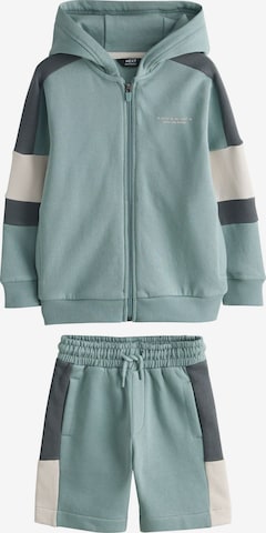 Next Setti värissä vihreä: etupuoli