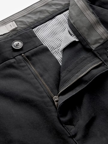 regular Pantaloni chino di Next in nero