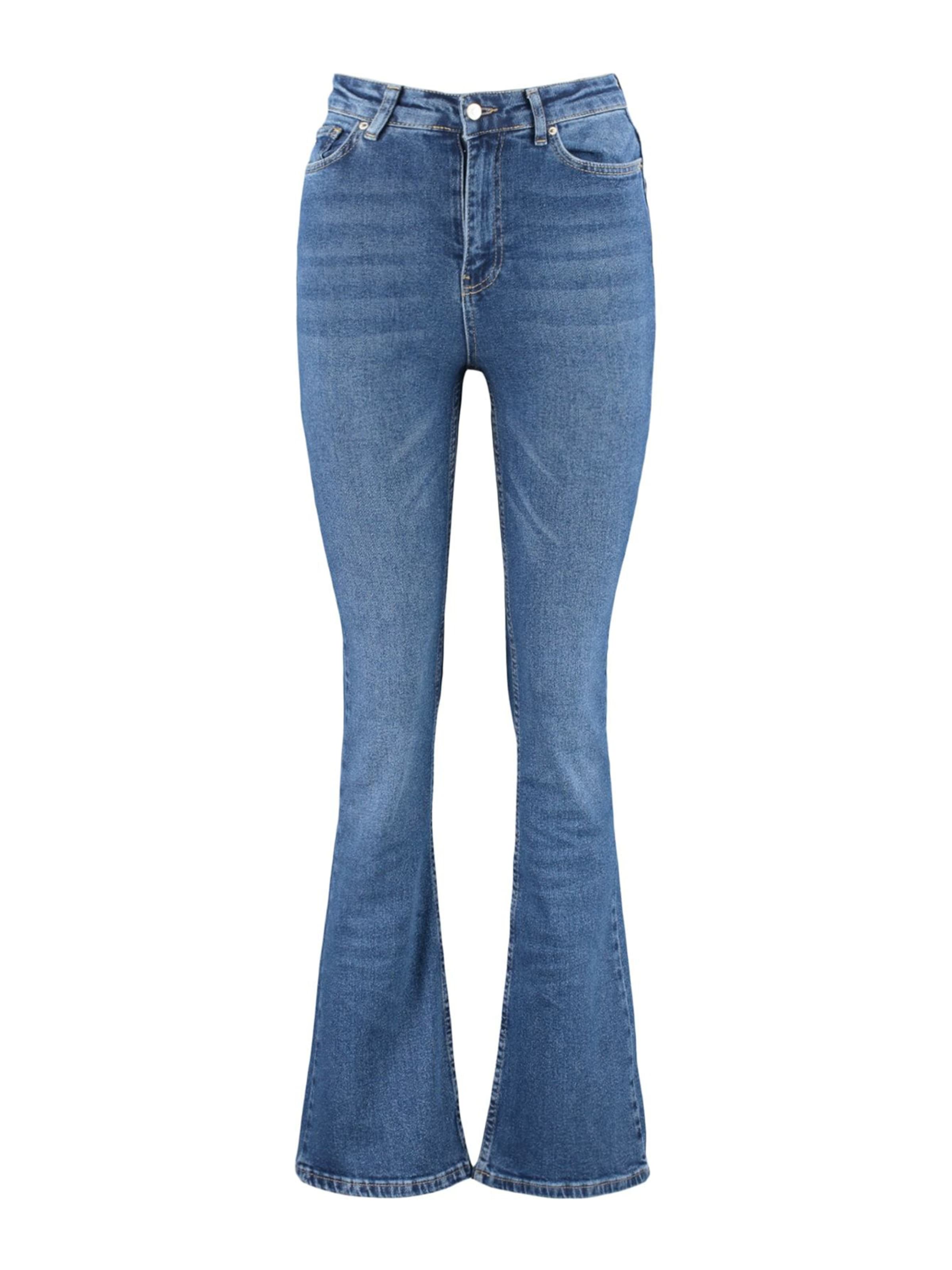 Trendyol Flared Jeans in Blue: front
