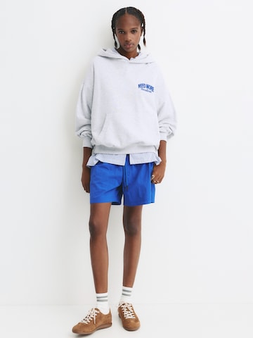 Pull&Bear Суичър 'PACIFIC VACATIONS' в сиво