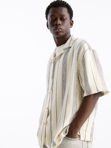 Pull&Bear Comfort fit Button Up Shirt in White