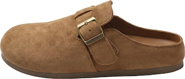 BONVERANO Mules in Green: front