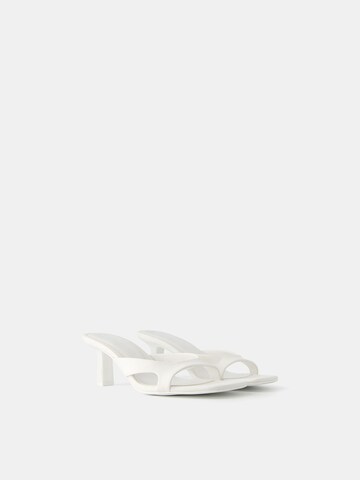 Sandales Bershka en blanc