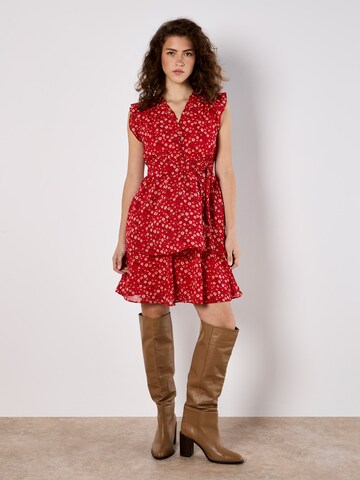 Robe Apricot en rouge