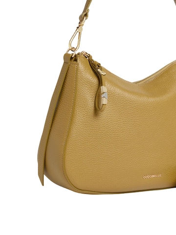 Borsa a mano 'COCCINELLE Nory S26 2' di Coccinelle in giallo