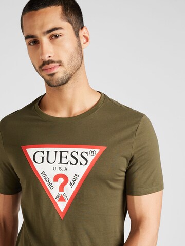 GUESS T-shirt i grön