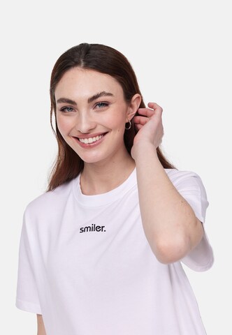 T-Shirt smiler. en blanc