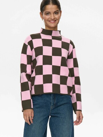 NÜMPH Trui ' CIRI ' in Groen: voorkant