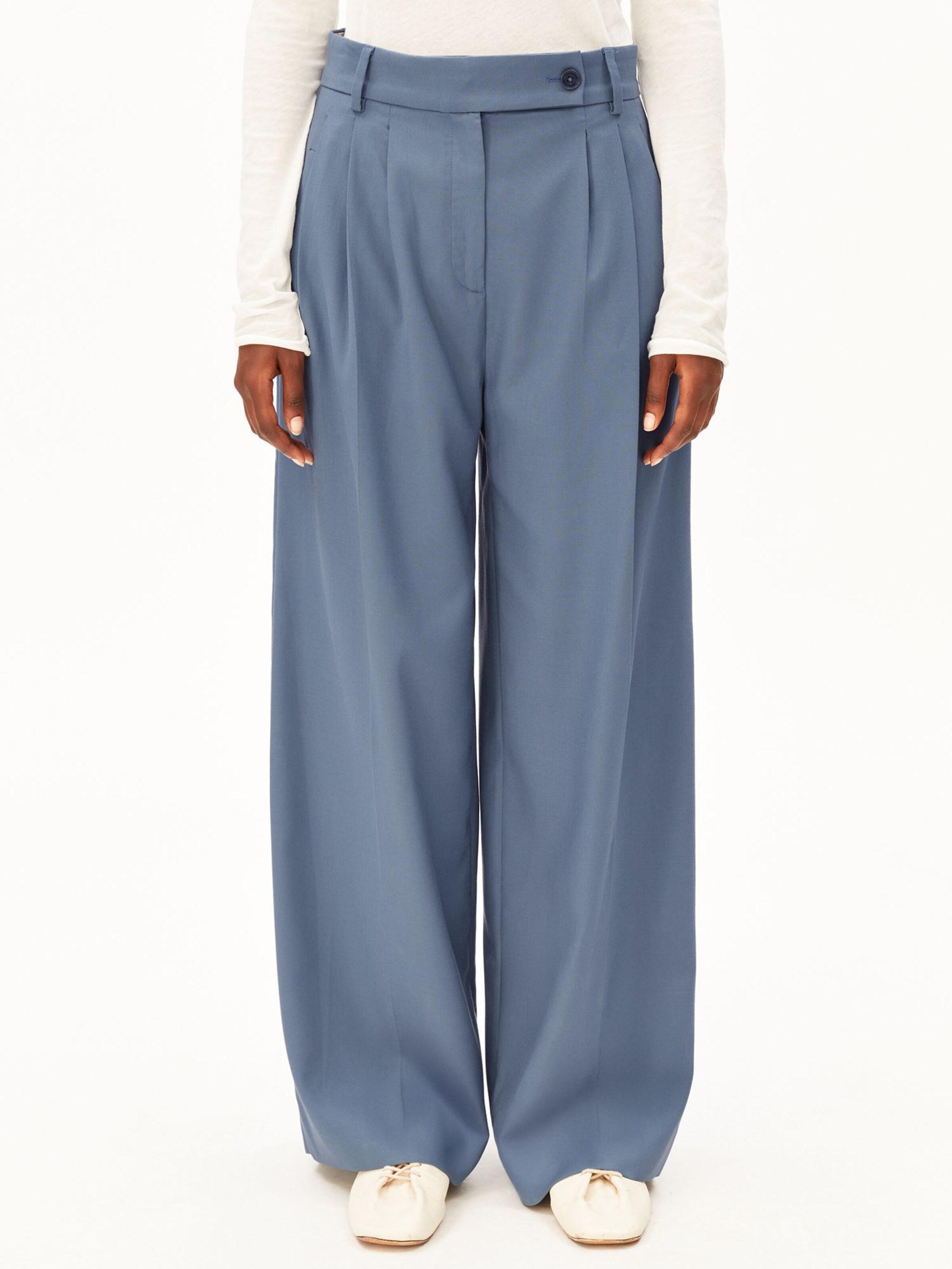 ARMEDANGELS Wide leg Broek in Blauw: voorkant