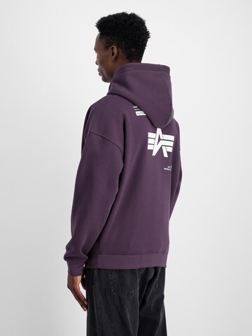 ALPHA INDUSTRIES Sweatshirt in Lila: voorkant