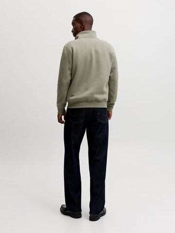 JACK & JONES Sweatshirt in Grün