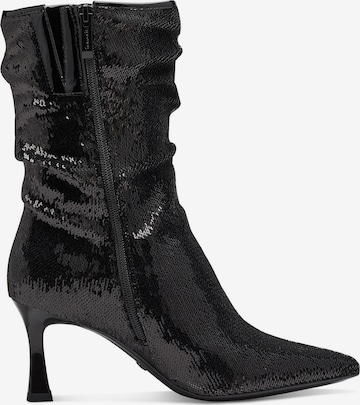 TAMARIS Ankle Boots in Black