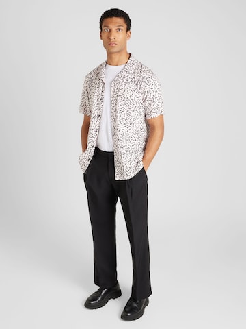 Volcom - Ajuste regular Camisa 'ASPHALT BEACH' en lila