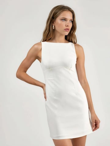 Hiccup - Vestido em branco: frente