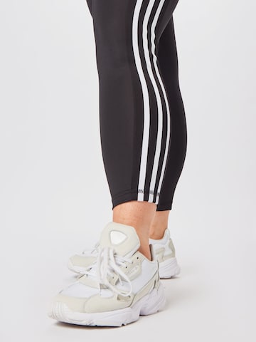 ADIDAS SPORTSWEAR - Skinny Calças de desporto 'Designed To Move High-Rise 3-Stripes ' em preto