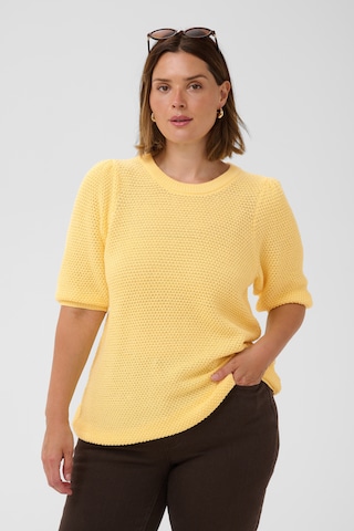 KAFFE CURVE Sweater in Yellow: front
