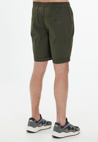 Cruz Regular Shorts 'Gilchrest' in Grün