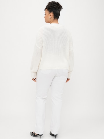 Cardigan 'CARCAROL NICE' ONLY Carmakoma en beige