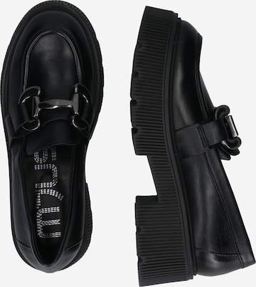 Chaussure basse 'BOMBASTIC' MJUS en noir