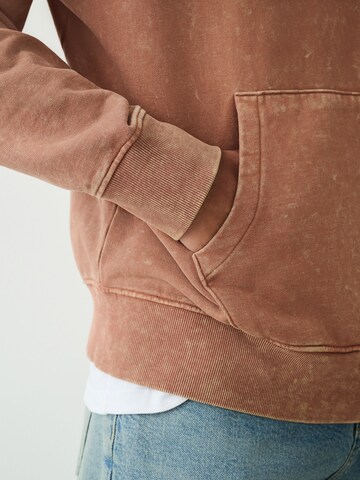 Next Суичър в кафяво