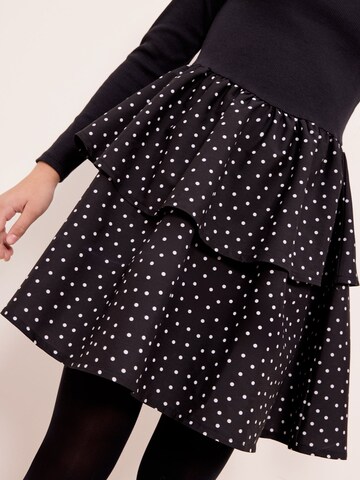 Lipsy Šaty - Čierna