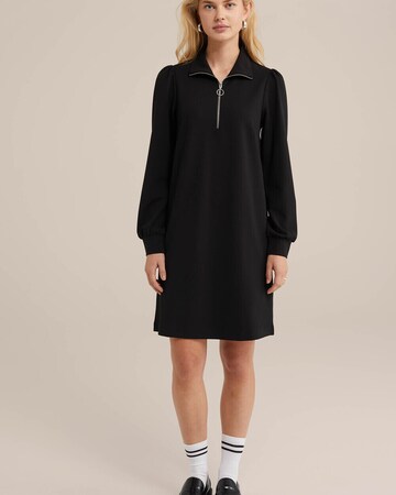 Abito di WE Fashion in nero: frontale