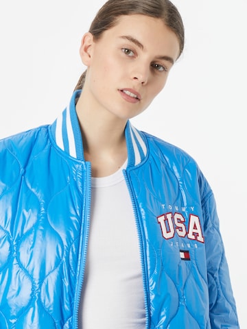 Tommy Jeans Jacke in Blau