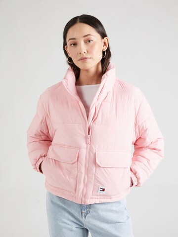 Tommy Jeans Winterjas in Roze: voorkant