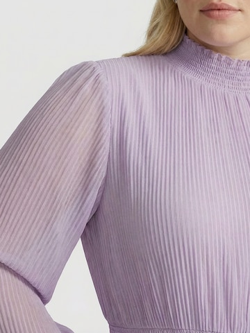 Guido Maria Kretschmer Curvy Mekko 'Kate' värissä lila