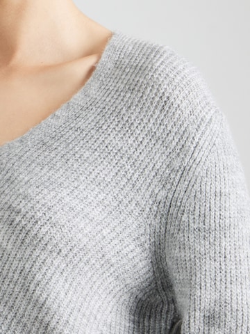 Pullover di MORE & MORE in grigio