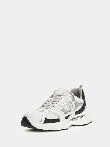 GUESS Sneaker  'Ibitha' in Weiß