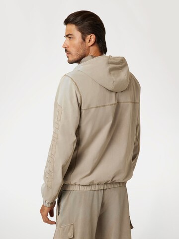 GUESS Übergangsjacke in Beige