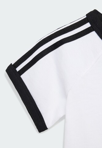 ADIDAS ORIGINALS - Camiseta en blanco