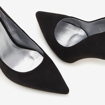 LASCANA Pumps in Black