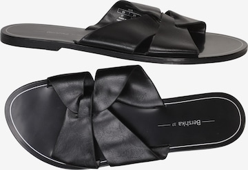 Bershka Sandalen 37 in Schwarz: Vorderseite