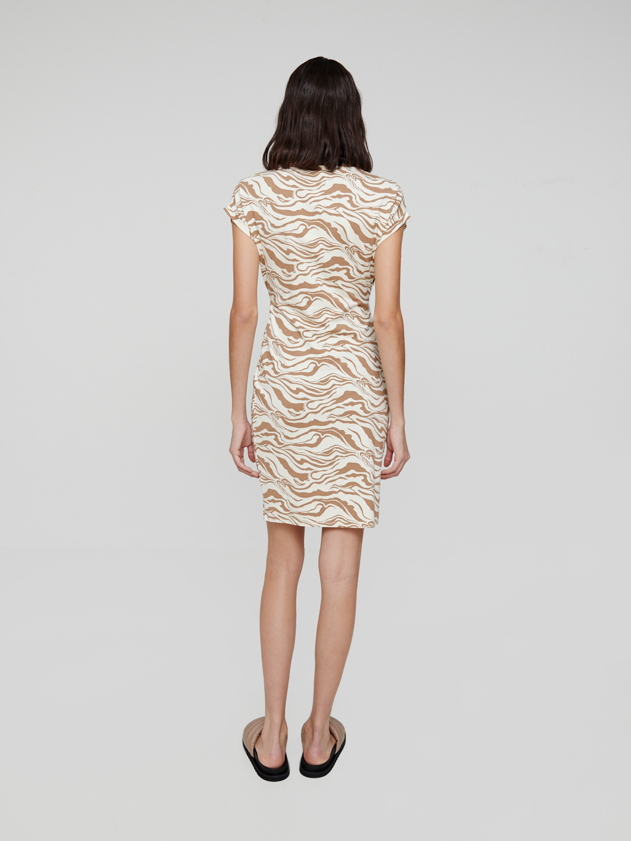 EDITED Produits Robe 'Faith' beige