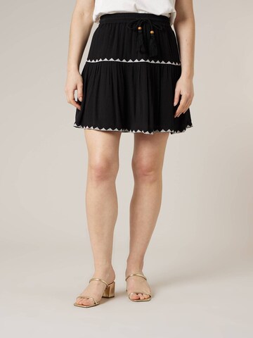 Jupe 'MALINAE' Deeluxe en noir : devant