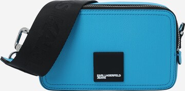 KARL LAGERFELD JEANS Чанта с презрамки в синьо: отпред