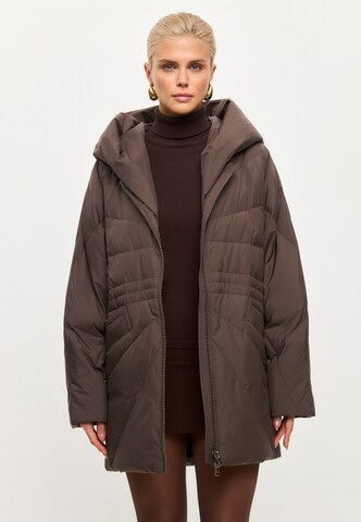CESARE GASPARI Winterjas in Bruin