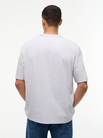 Tommy Jeans Shirt '90s New Classic' in Grey