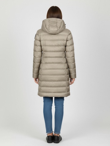 Blauer Wintermantel in Grau