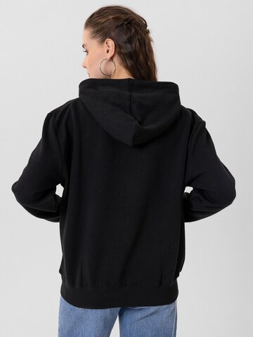 Jacey Quinn Sweatshirt in Schwarz