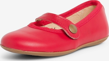 Ballerina di Pisamonas in rosso: frontale