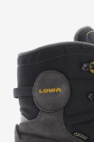 LOWA Dress Boots in 42 in Grey