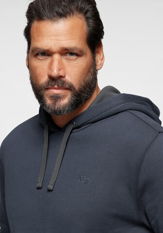 Man's World Sweatshirt in Blau