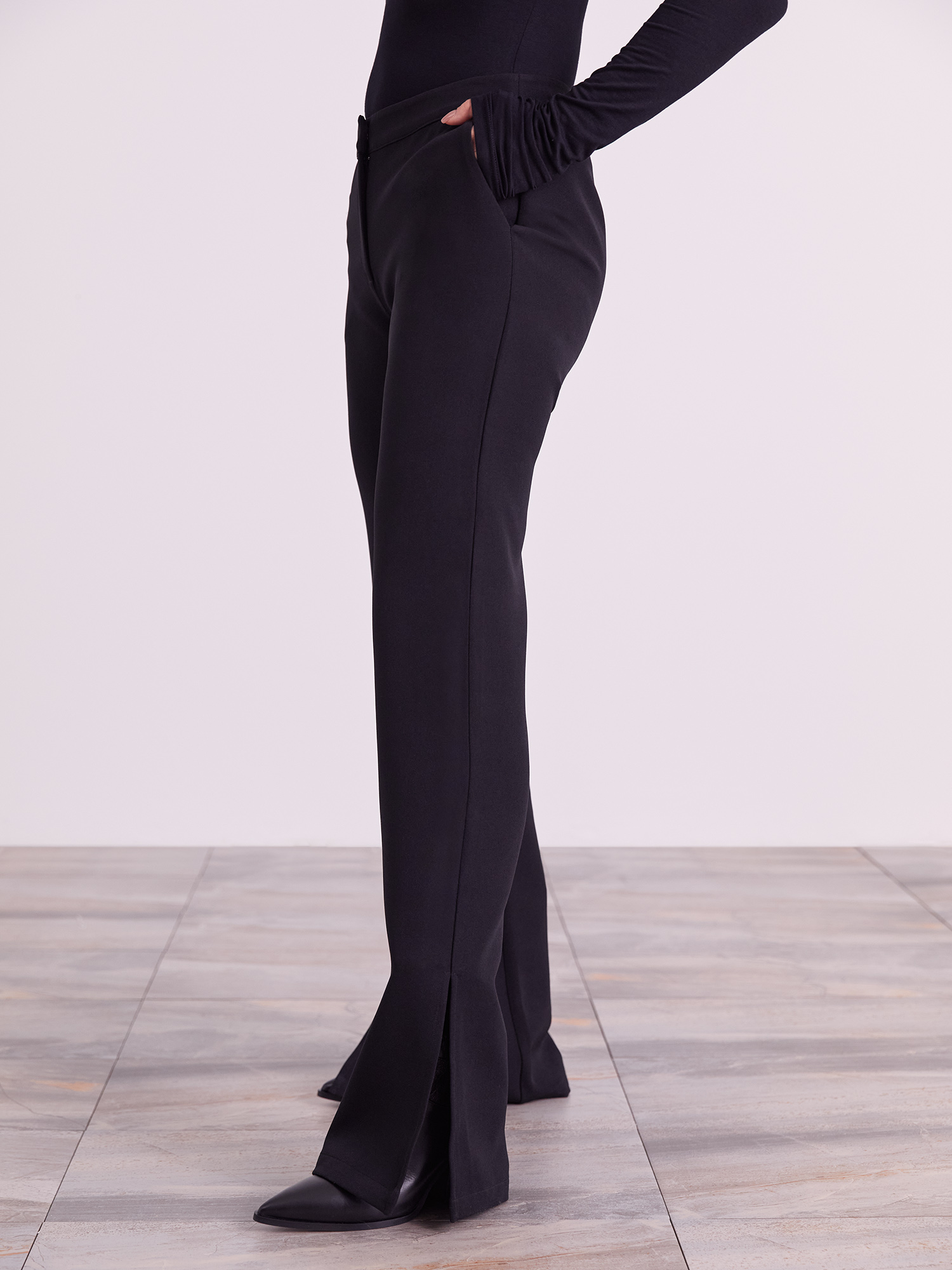 qgNjf Odzież  x Iconic by Tatiana GB Spodnie Edina w kolorze Czarnym 