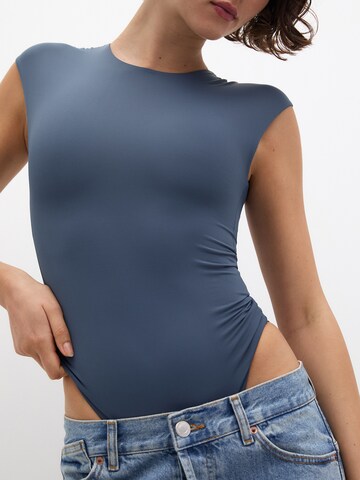 Shirtbody Pull&Bear en bleu