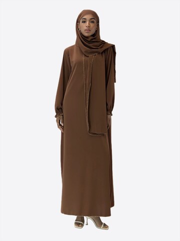 Robe Elara en marron : devant